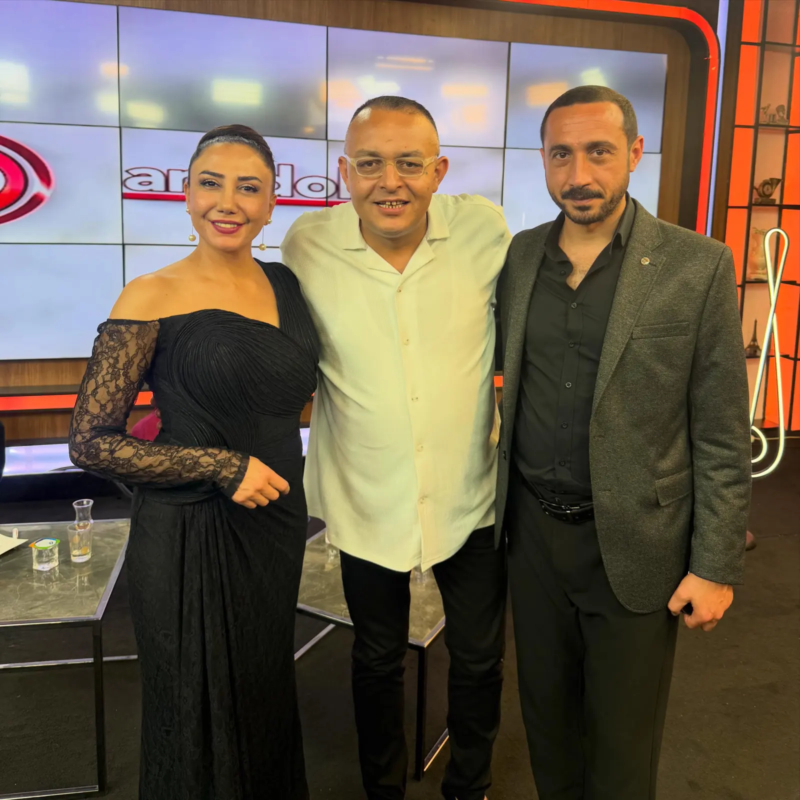 Anadolu TV setinde Eda ve Serdar Doğanay ile